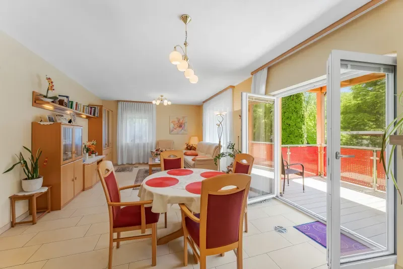 Wohnzimmer Zugang zur Loggia