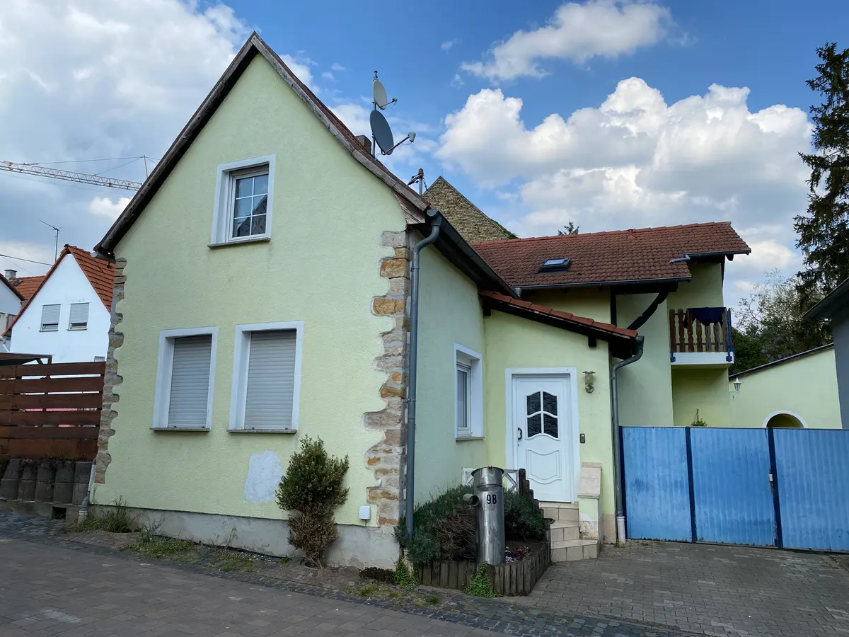 Straßenansicht