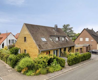 Freistehendes, großzügiges Ein-/Zweifamilienhaus in begehrter Lage von Ratingen-Ost