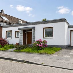 NEU: Sanierungsbedürftiger Bungalow als möglicher Altersruhesitz mit Garage