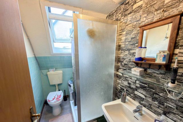 Badezimmer (DG)