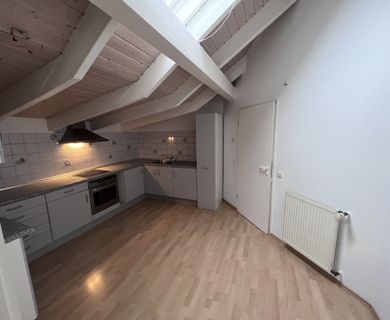 2-Zimmer-Dachgeschoss-Wohnung mit hohen Decken in Oberpleis - Photo 3