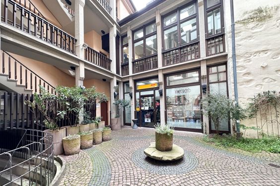 Attraktives Maisonette-Ladengeschäft in der Freiburger-Altstadt, Schusterstraße