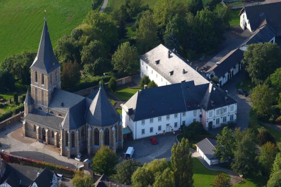 Wallfahrtskirche Bödingen bei Hennef – Luftaufnahme