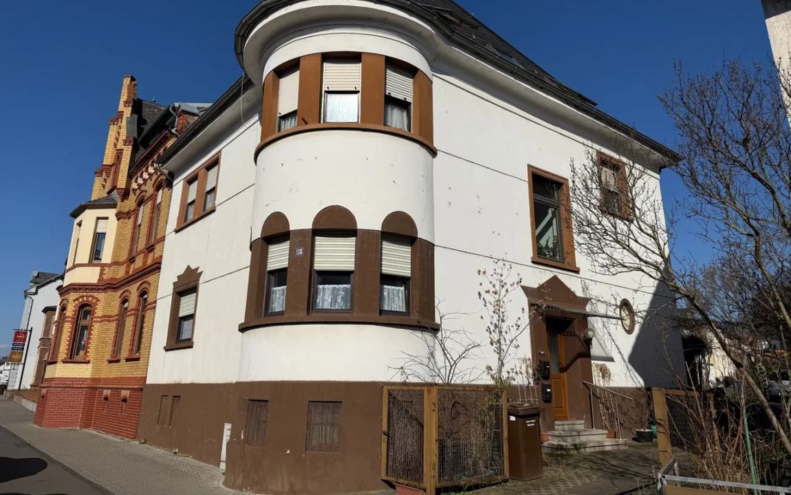 Vermietetes MFH in Toplage Metternich-Koblenz mit Garage, Carport und Stellplätzen zu verkaufen
