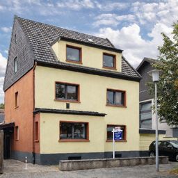 Kapitalanlage mit Entwicklungspotenzial: 2-3-Familienhaus + Nebengebäude