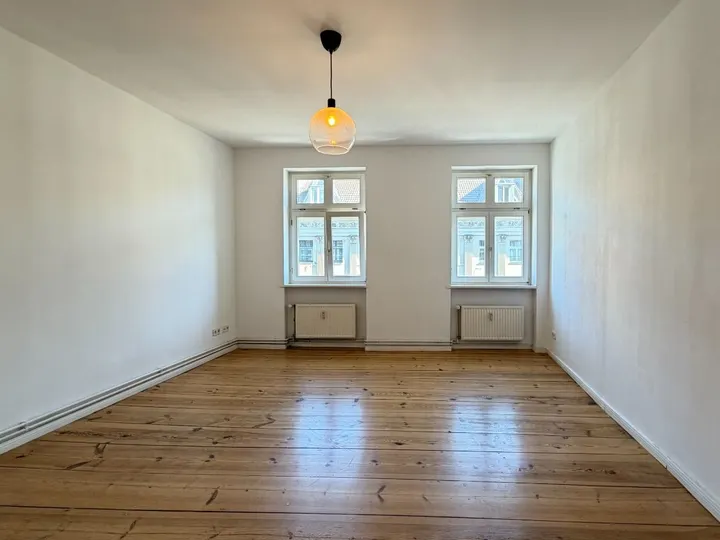 Kompakter Altbau am Oranienplatz zur Teilgewerblichen Vermietung.
