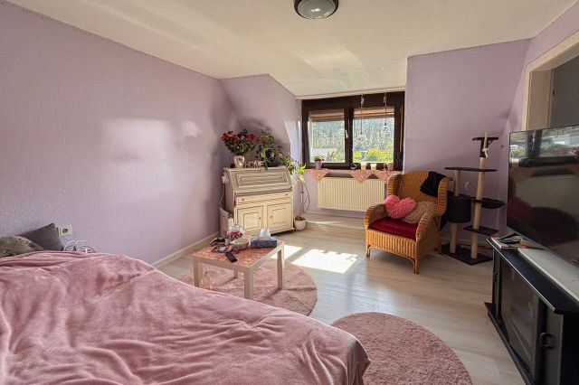 Durchgangszimmer DG