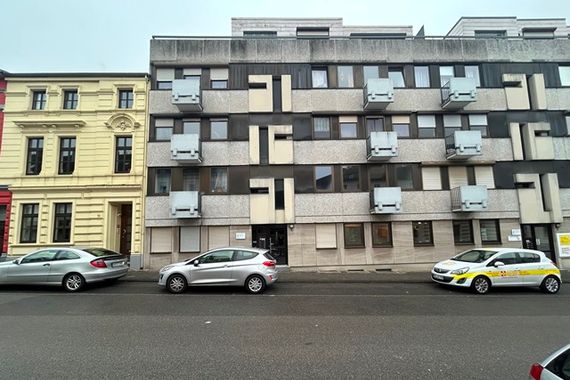 Großzügige 2-Zimmer-Wohnung mit umlaufenden Balkon, Terrasse  und  modernisiertem Bad
