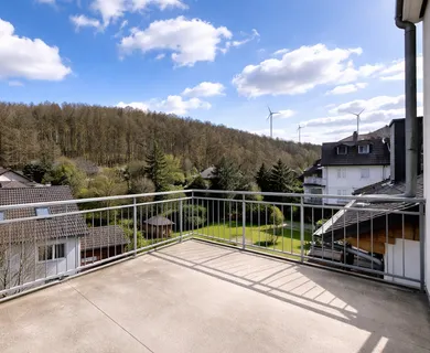 Gepflegte ca. 70 m² große ETW mit Tageslichtbad, großem Balkon und PKW- Stellplatz