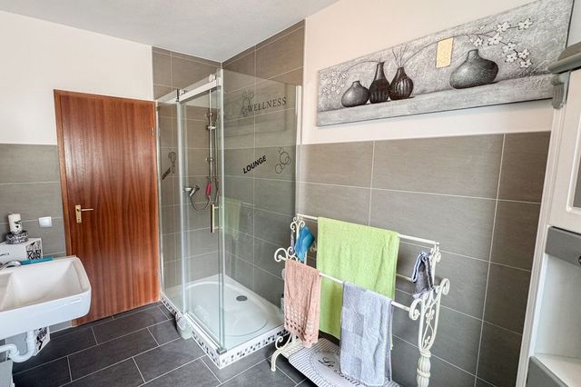 Tageslichtbad mit Dusche