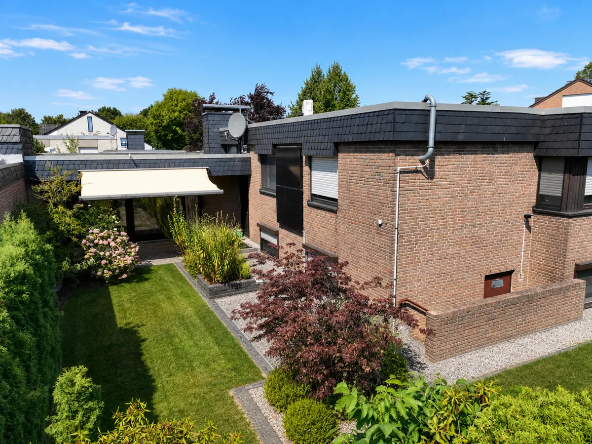 Der Bungalow mit Gartenansicht
