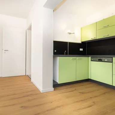 Schöne 2-Zimmer Wohnung in Augsburg Kapitalanlage „vermietet“
in 2024 komplett saniert! NEU