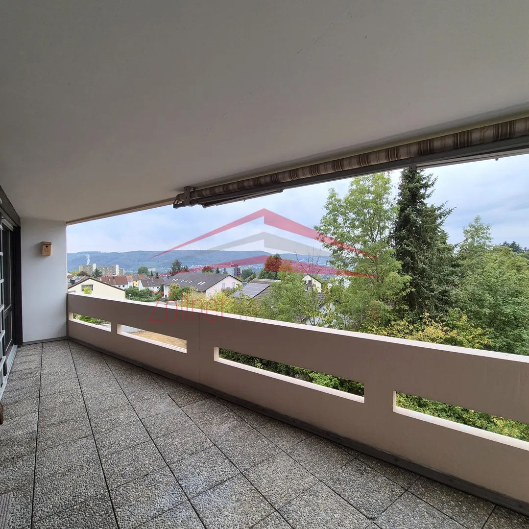 Großzügige 3-Zimmer-Wohnung mit überdachtem Balkon, zwei Bädern und TG-Stellplatz in Aalen