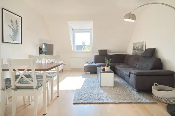 Sehr schöne Maisonettewohnung mit Traum-Ausblick und guter Ausstattung, PKW-Stellplatz direkt am Haus