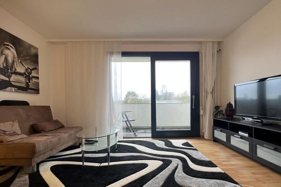 Schwalbach
(8072417)
Neu möbliertes Apartment mit PKW-Stellplatz