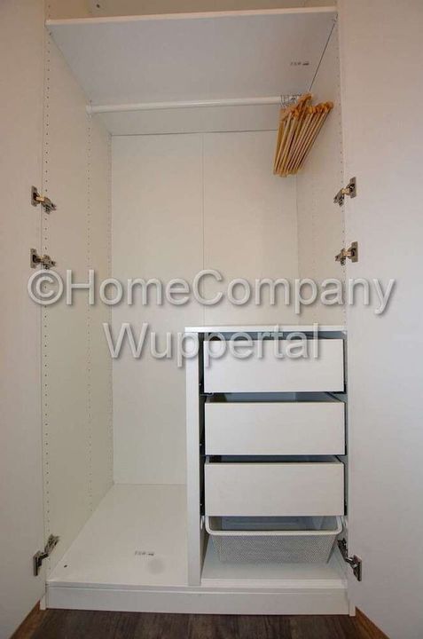 Kleiderschrank Innen