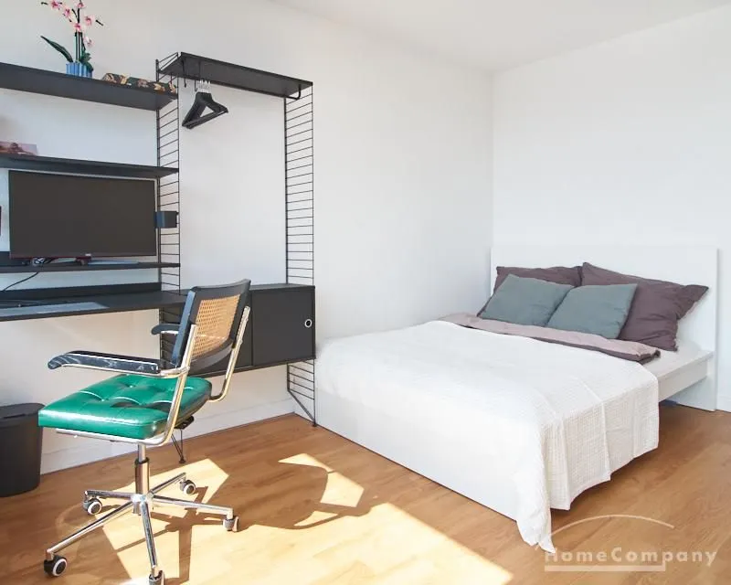 Schlaf- und Arbeitsbereich