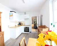 Küche mit Essbereich