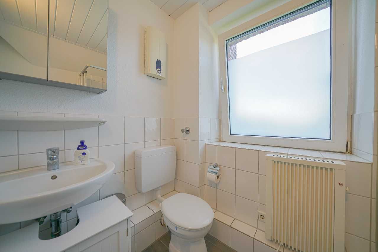 Ratingen-Ost: Helle 2-Zimmer-Wohnung mit Einbauküche und Gartenmitbenutzung - Photo 4