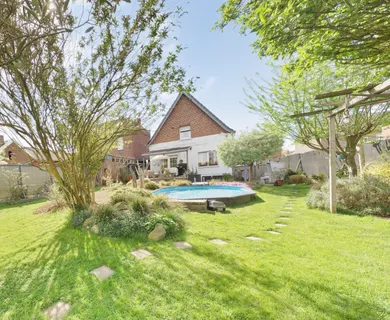 103 m² Wohnfläche auf 1.208 m² Grundstück – Einfamilienhaus mit Pool & großem Garten in ruhiger Lage