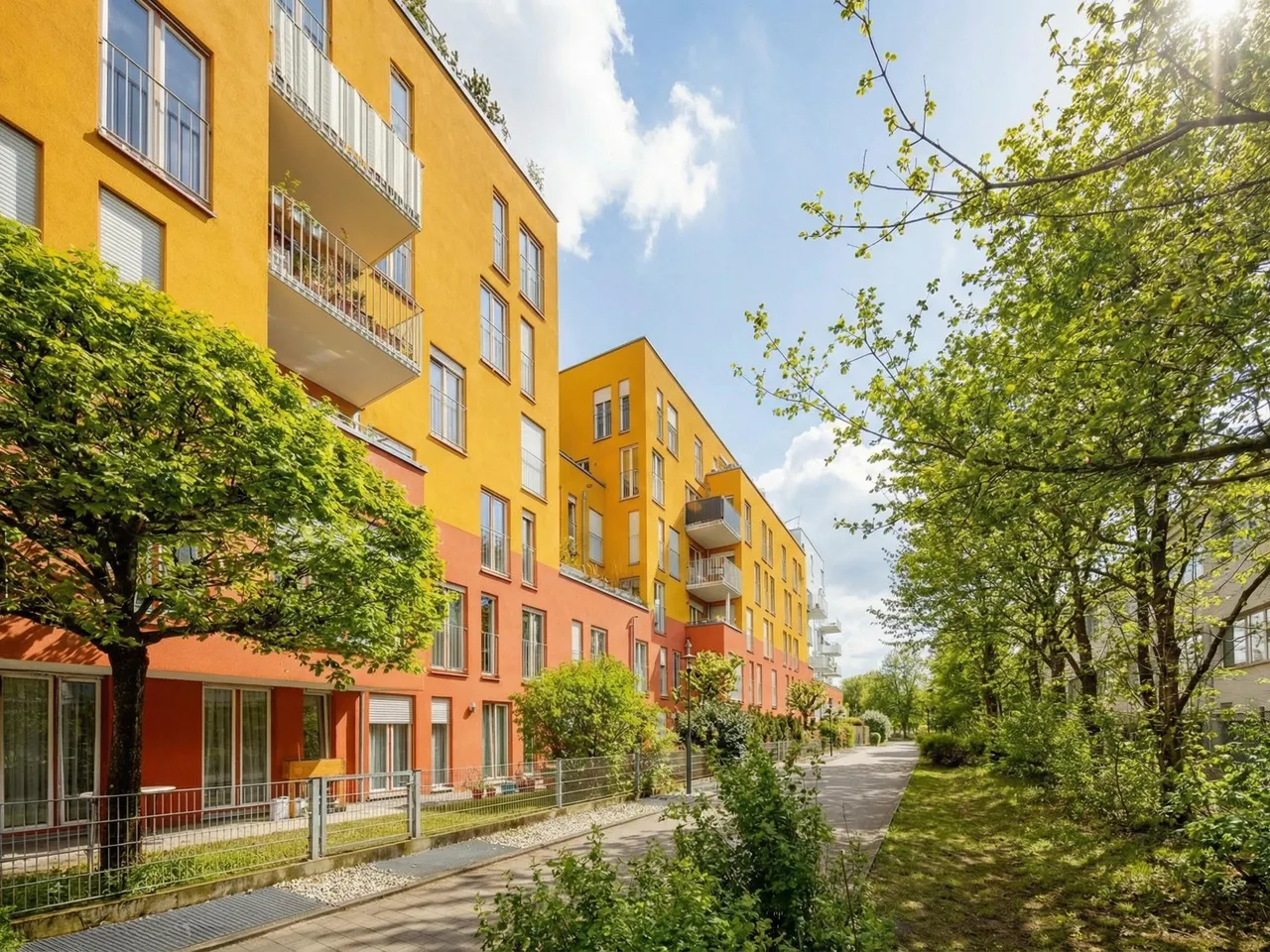 Haus im Frühling/Sommer