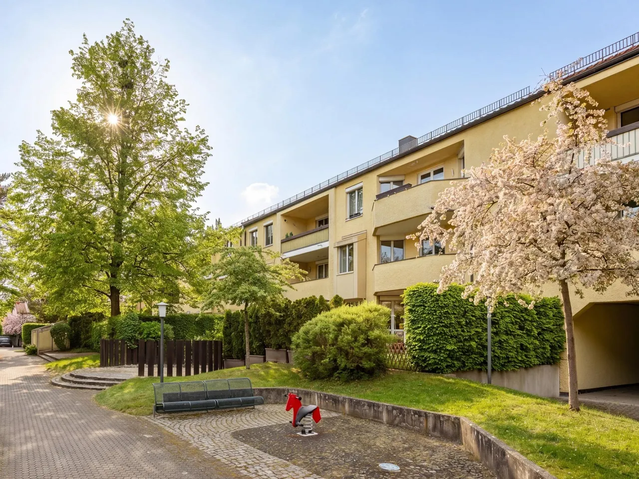 Blick zum Balkon