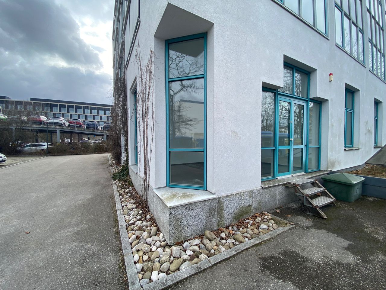 Anlieferung EG außen