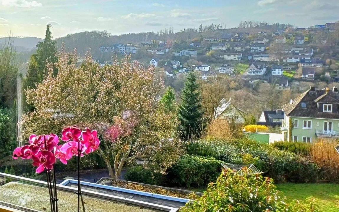 Prächtige Aussichten: Einfamilienhaus mit Fernblick und Charme