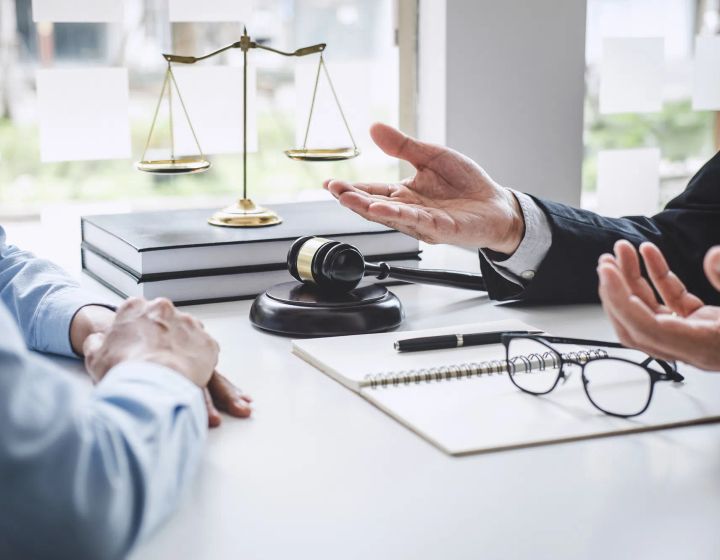 Besprechung zum Immobilienrecht – rechtliche Sicherheit bei Kauf, Verkauf und Vermietung.