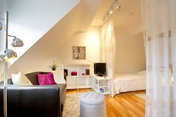 Nette Dachgeschosswohnung mit Internetzugang im südlichen Zentrum, Nähe HBF / Büroviertel und Aalto-Theater und Philharmonie