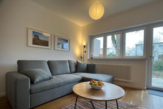 ***Rödelheim
 (8072407) 
Komplett möbliert & ausgestattetes  Reihenendhaus