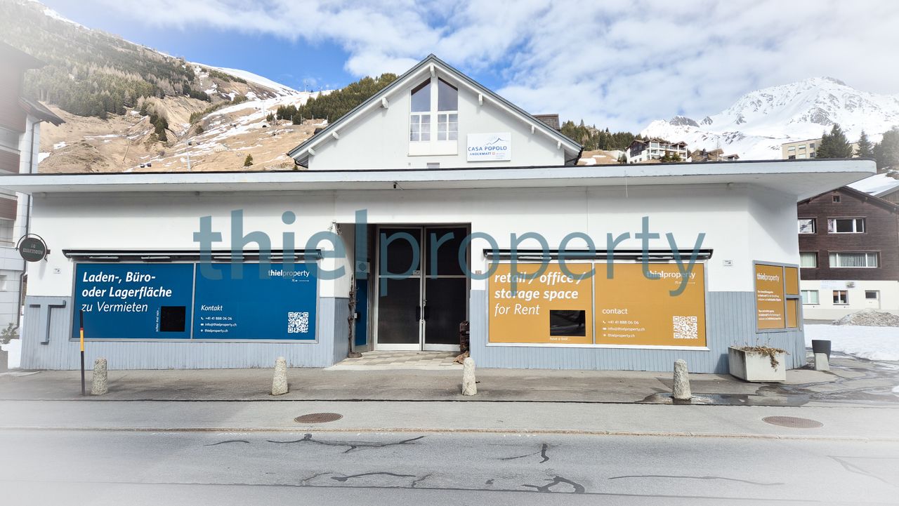 Fassade mit grosser Fensterfront - facade with large windows