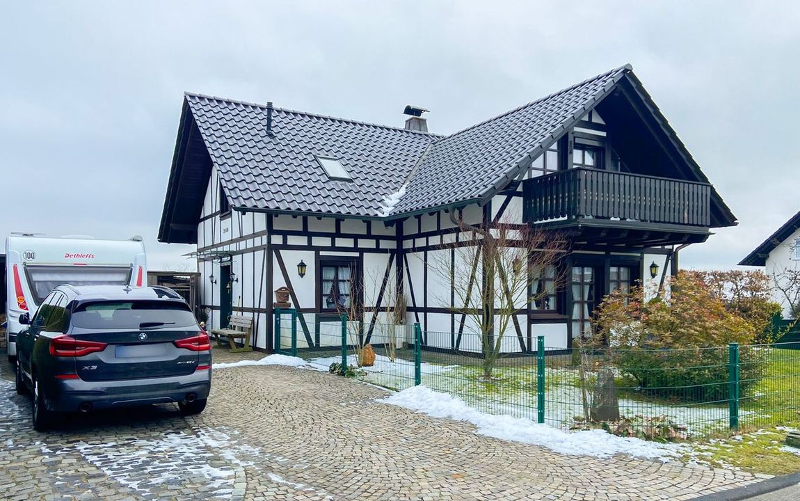 Charmantes Fachwerkhaus in schöner Wohnlage in einem Ortsteil von Morsbach!