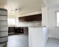 offene Küche mit Einbauküche