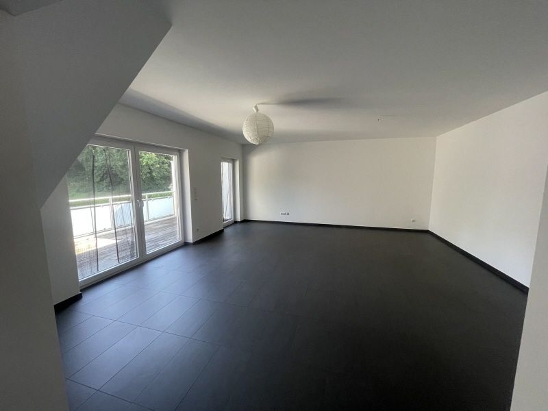 Neuwertige 3,5-Zimmer-Wohnung mit 2 Balkonen, Aufzug & TG in Rheurdt - Photo 2
