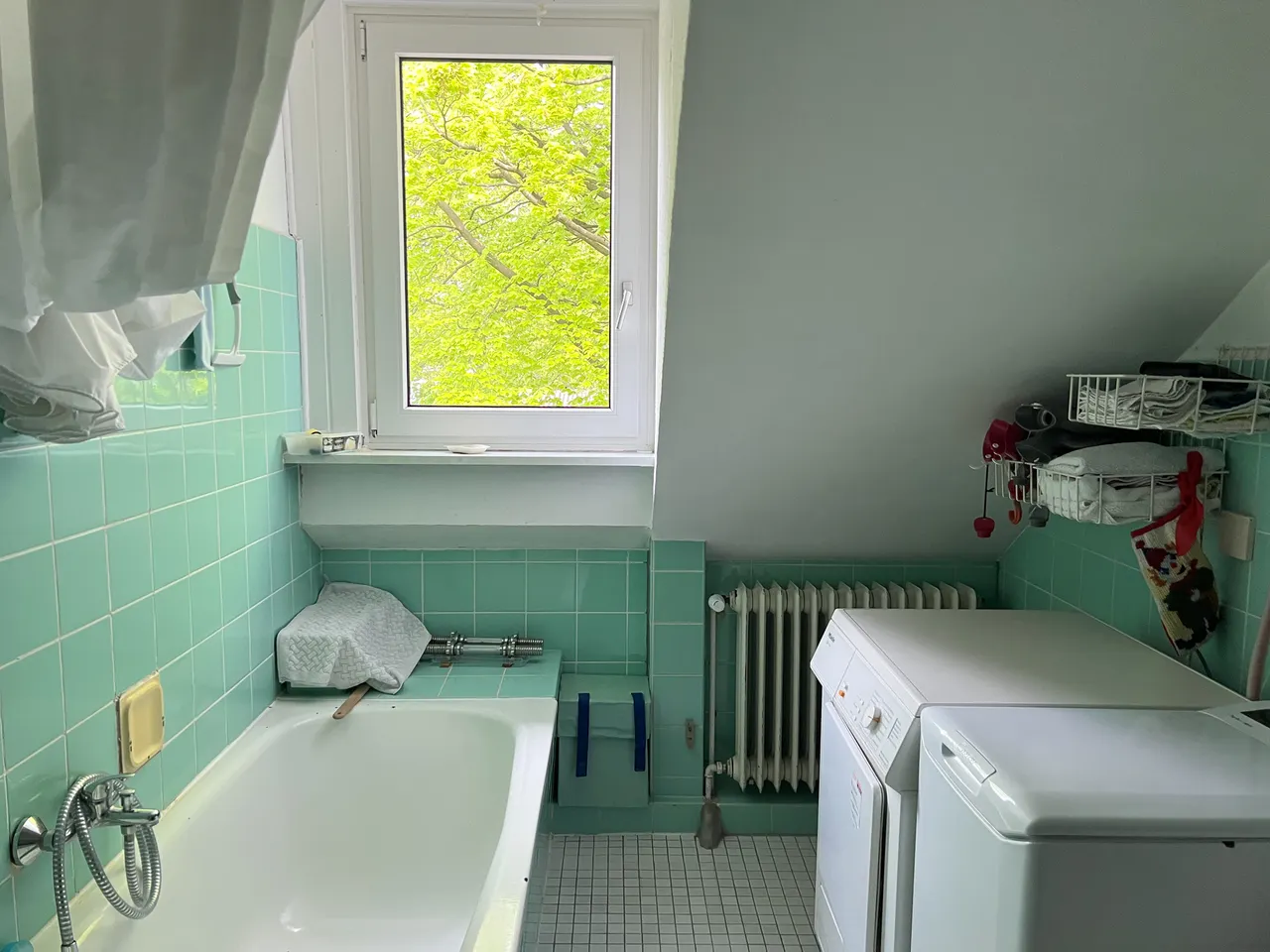 Badezimmer mit Wanne