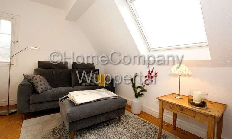 Moderne Dachgeschosswohnung mit DSL und PKW-Stellplatz in W-Ronsdorf - Foto 1