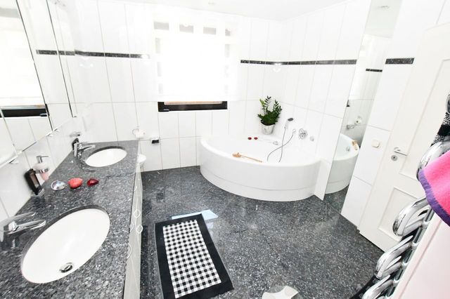 Elternbad 2. Ansicht