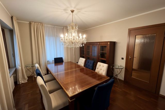 Hauptwohnung Esszimmer - (KI generiert so könnte das Esszimmer aussehen.