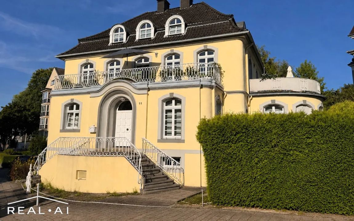 Stilvolle Stadtvilla mit 3 Wohneinheiten im Moltkeviertel!