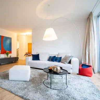 Düsseldorf: Große Traumwohnung mit Blick ins Grüne im Herzen von Oberkassel