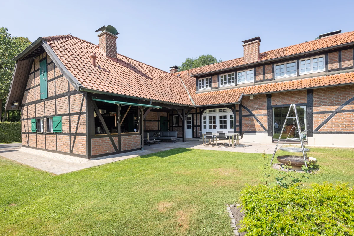 Exklusives Privatanwesen mit historischem Charme mit 4 Hektar zur Vermietung