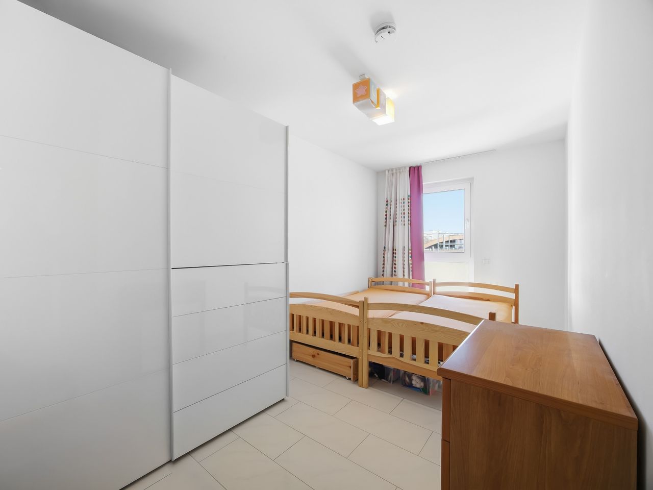 Kinder-/Arbeits-/Gästezimmer