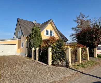 Freistehend, großzügig und mit traumhaftem Fernblick