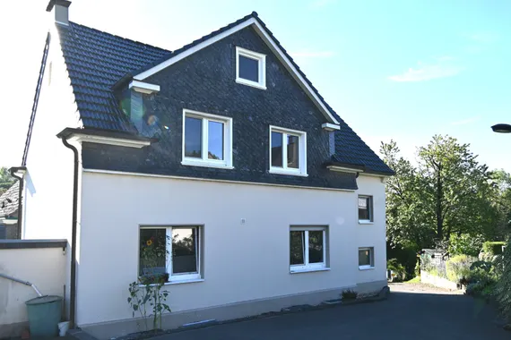 **** Wohnen in ruhiger und grüner Umgebung... ****