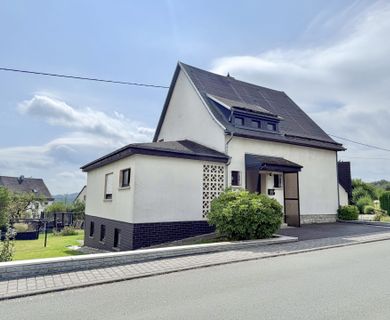Einfamilienhaus mit viel Platz und Potenzial für die ganze Familie!