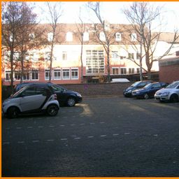 -MITTENDRIN-
Stellplatz am Kaiserplatz, auf abgeschlossenem Gelände ab sofort!