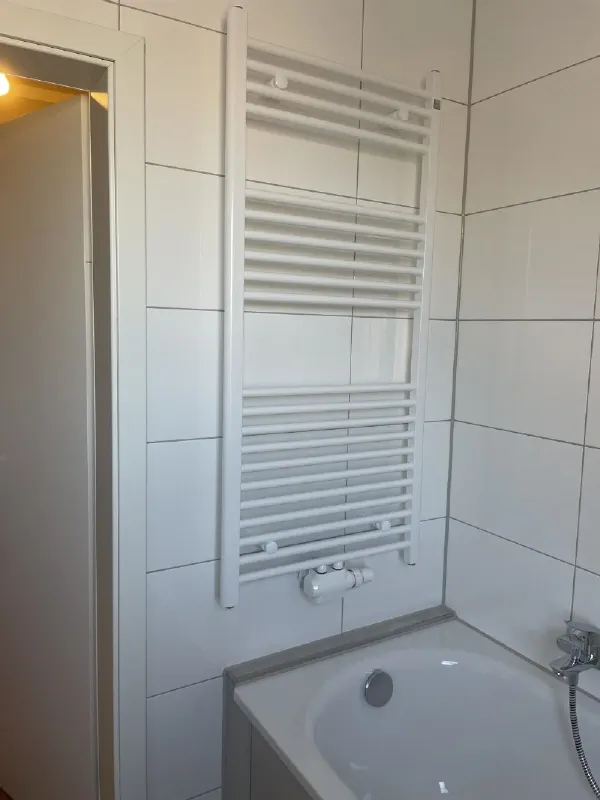 Frisch renovierte Maisonettenwohnung mit Küche in bester Neukirchen-Vluyn - Photo 4