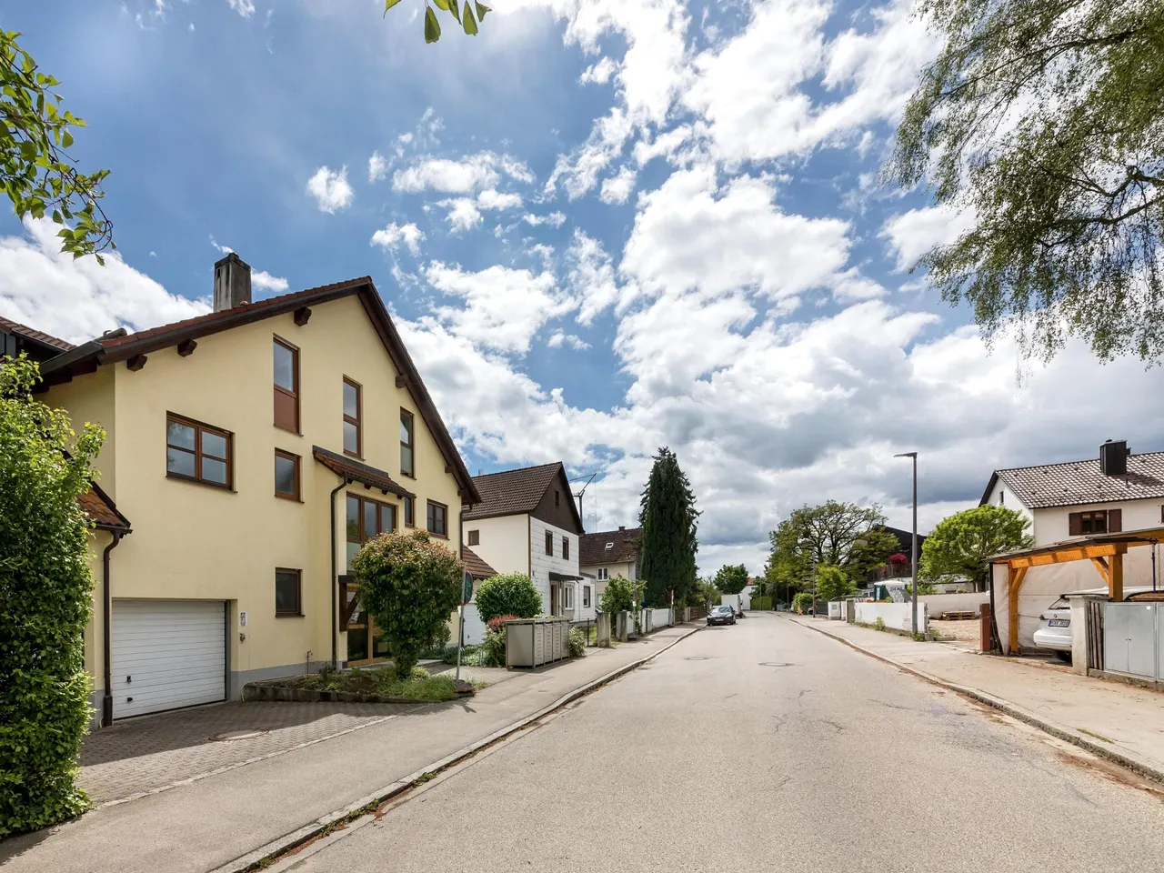 Straßenansicht